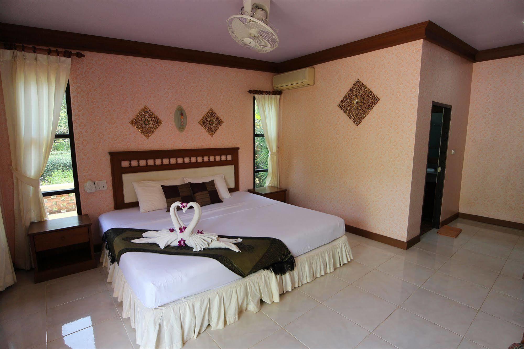 Lanta Villa Resort Ban Ai Dao Екстериор снимка
