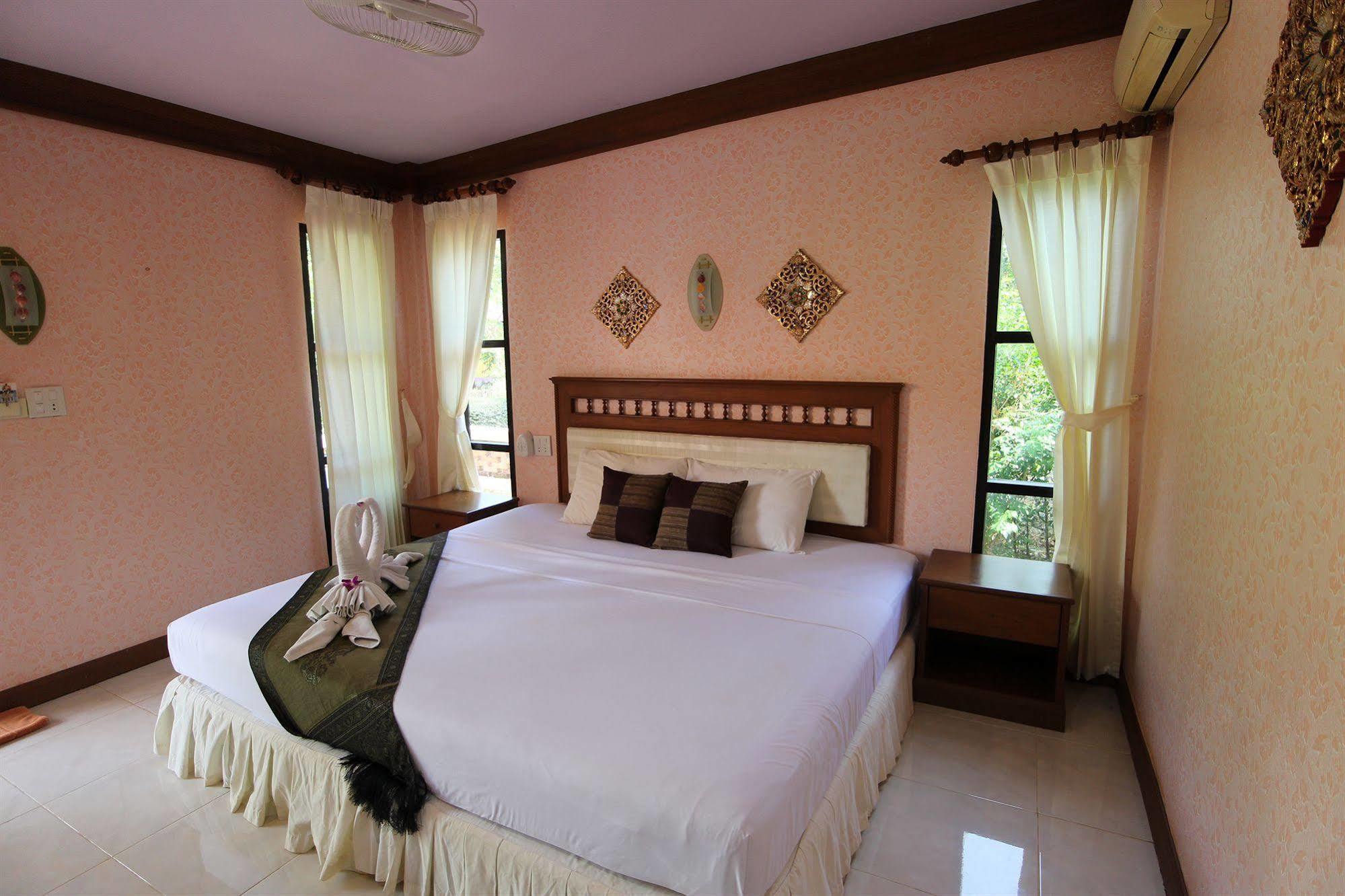 Lanta Villa Resort Ban Ai Dao Екстериор снимка